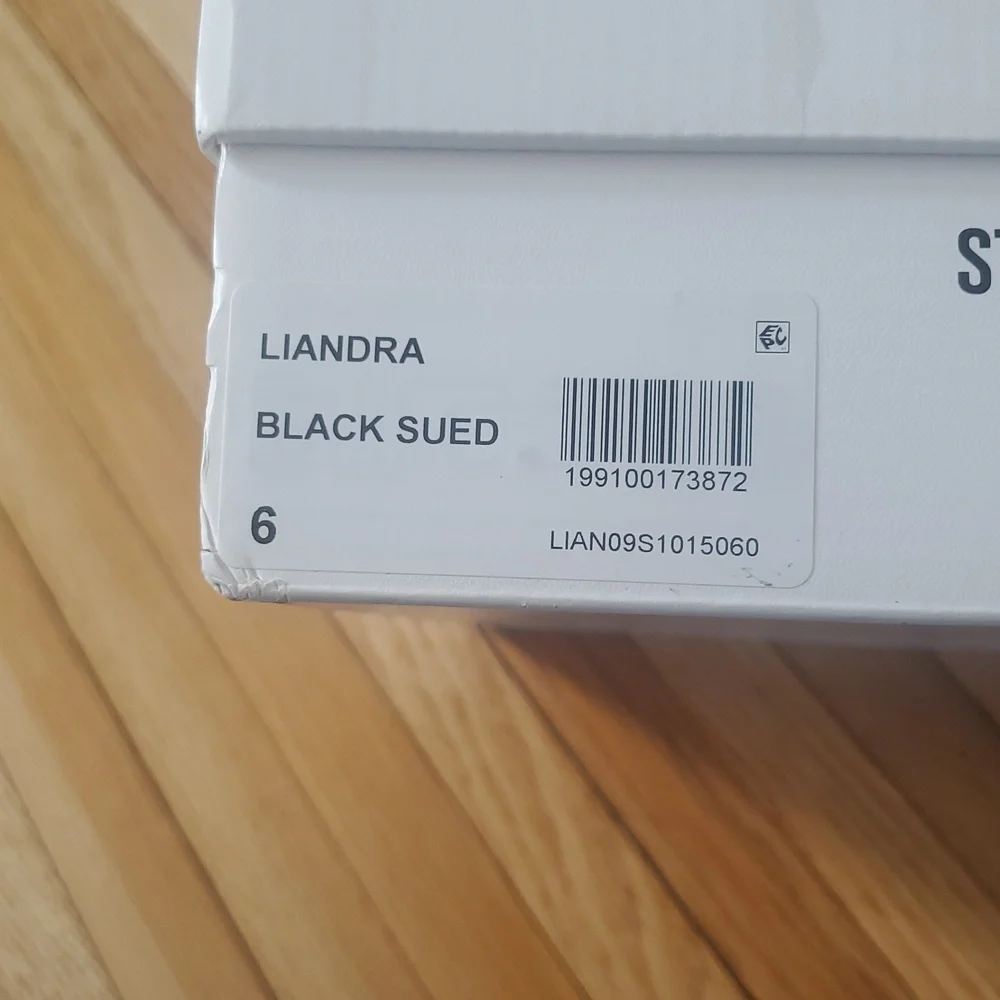 Steve Madden Black Block Heel Sandals - Picture 11 of 11